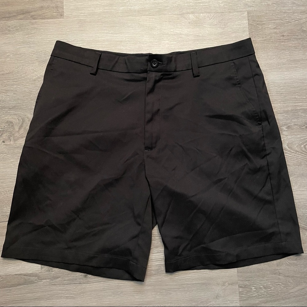 Men’s classic 36W black flat front shorts, golf short style